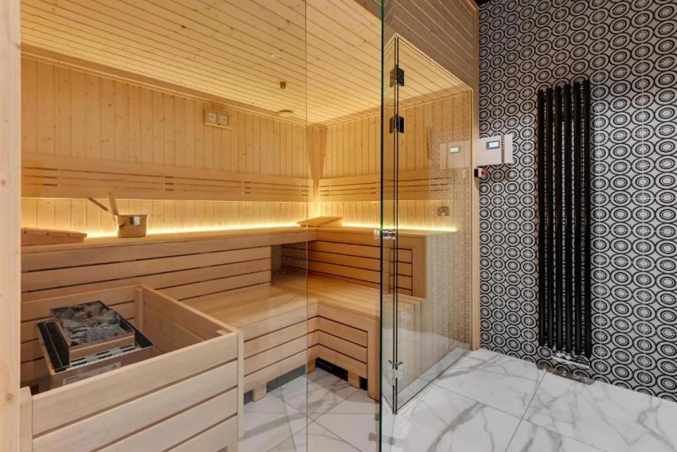 Glamorous Jacuzzi Suite By Downtown Apartments Gdansk 0*,  Poland